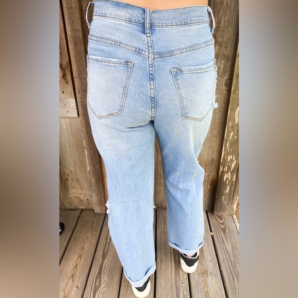 Vibrant MIU High Rise Distressed Light Wash All to Me Mom Denim Jeans - Picture 7 of 13